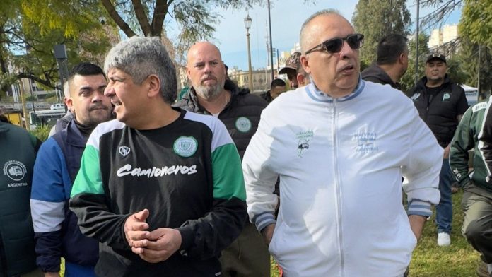 Clima de rebelión en el sindicato de Moyano: asambleas en favor de Aparicio y una fuerte amenaza