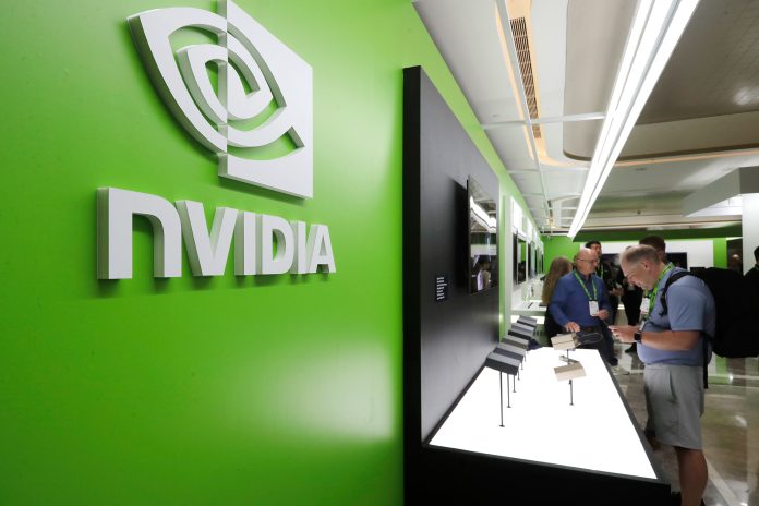 De trabajar lavando platos a convertirse en uno de los hombres más ricos del mundo: la historia del CEO de Nvidia