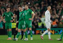 Codazo, expulsión y gestos provocativos a la tribuna: el minuto de furia de Cristiano Ronaldo en Irlanda-Portugal