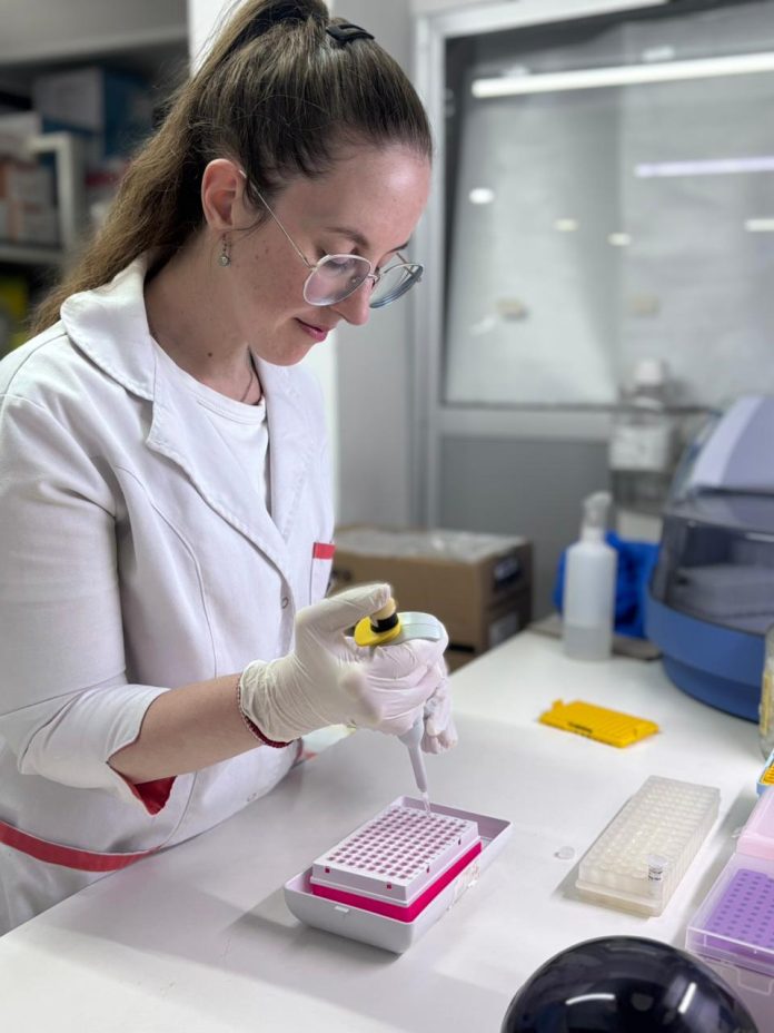 Desarrollan en Argentina un autotest para la detección temprana de cáncer de colon usando IA