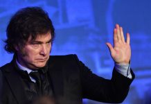 Milei llegó a Miami para disertar en una cumbre global de liderazgo y participar en la gala de la CPAC