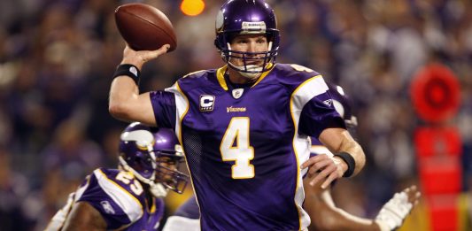 Brett Favre reactiva la controversia por la elección de Bad Bunny en el Super Bowl