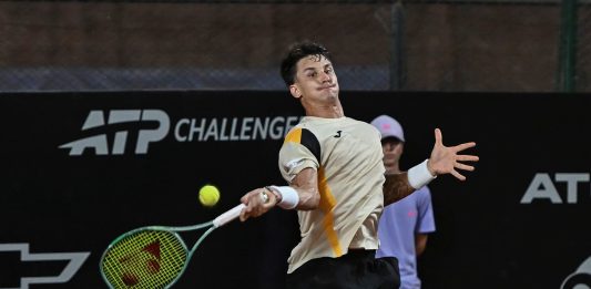 Camilo Ugo Carabelli y Juan Manuel Cerúndolo avanzaron sin problemas y se enfrentarán en semis del Rosario Challenger