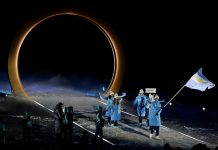 El desfile de la delegación argentina en la ceremonia inaugural de los JJOO de invierno: quiénes fueron los dos abanderados