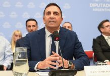 El secretario de Trabajo defendió la reforma laboral: “Los jóvenes ya no quieren irse 35 días de vacaciones”