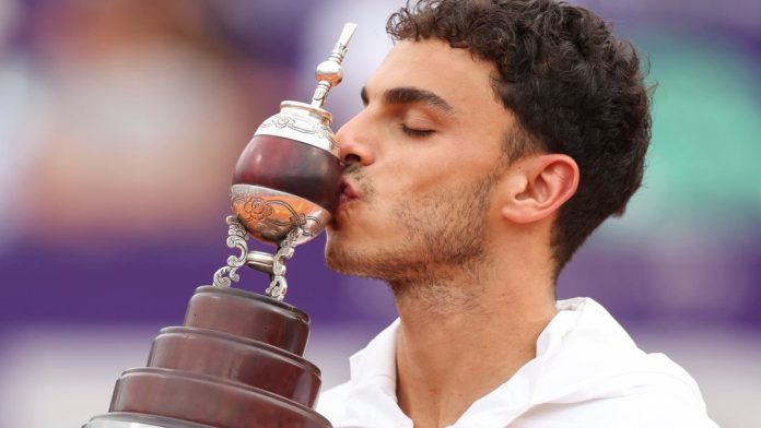 Francisco Cerúndolo levantó el trofeo del Argentina Open por primera vez: la tabla completa de títulos ATP de los tenistas argentinos