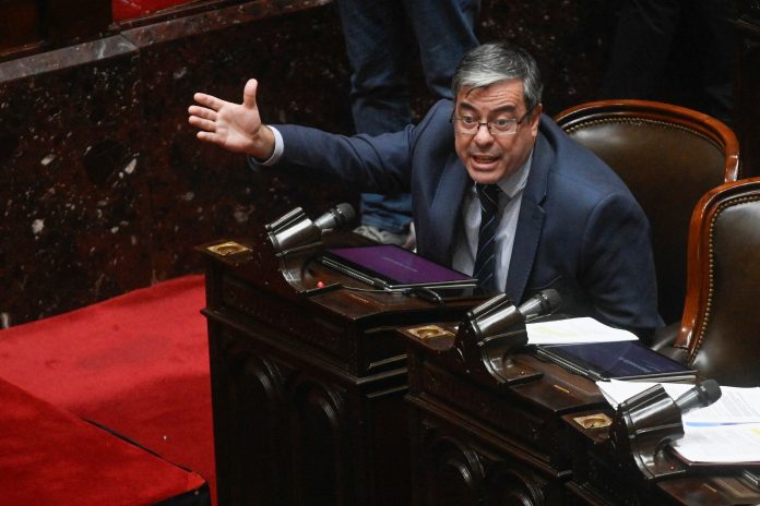 Germán Martínez criticó a los peronistas que apoyaron la reforma laboral y se refirió al escenario electoral de 2027