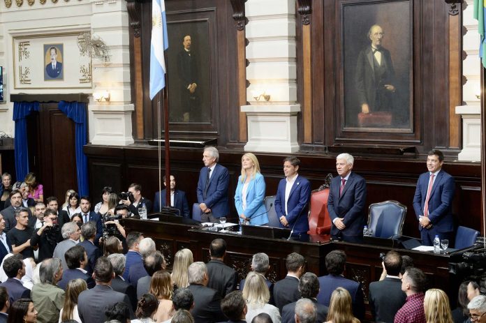 Kicillof prepara la apertura de sesiones: evalúa mostrar gestión, confrontar con Milei y proyectar hacia 2027