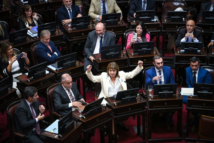 Uno por uno: así votaron los senadores para que la reforma laboral se convierta en ley