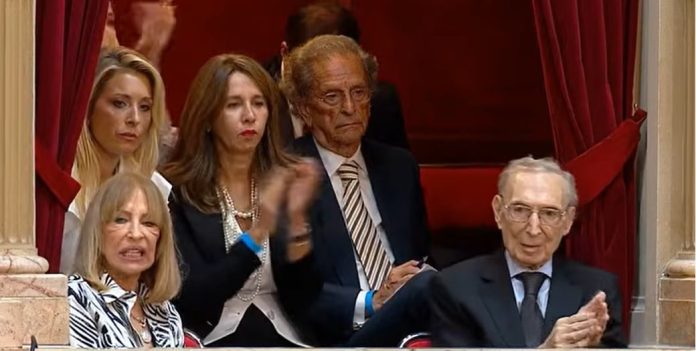 Círculo rojo: el caso Adorni, del entusiasmo en Nueva York a la angustia en Buenos Aires