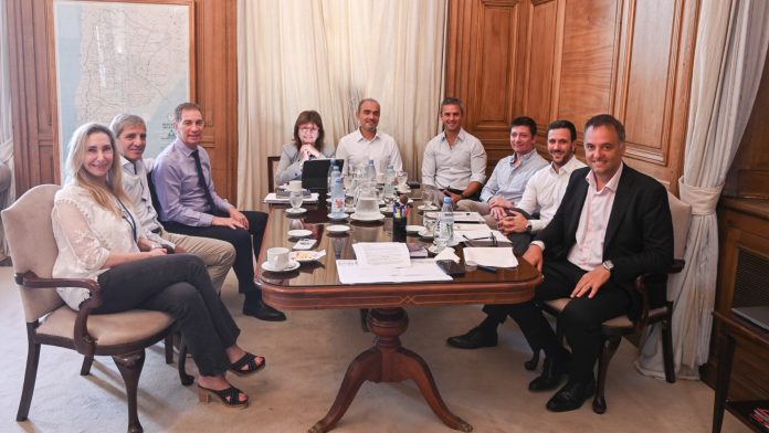 Con Manuel Adorni a la cabeza, la mesa política está reunida nuevamente en la Casa Rosada para definir la estrategia legislativa