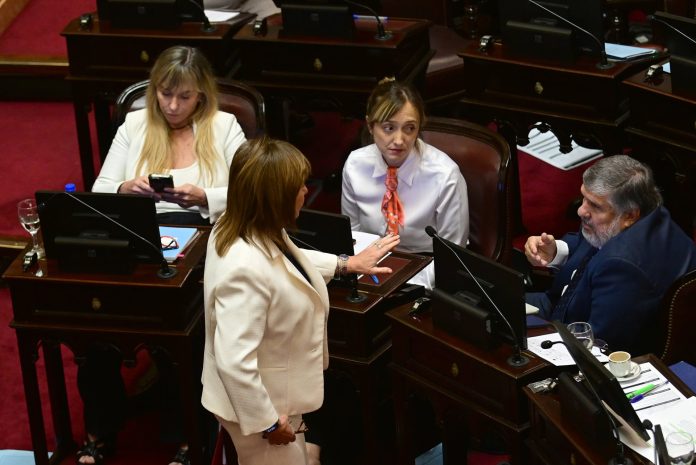 El Gobierno busca cerrar la guerra con el kirchnerismo por la integración de las comisiones del Senado