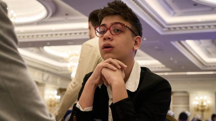 Faustino Oro tuvo una jornada memorable y este jueves puede convertirse en el gran maestro más joven en la historia del ajedrez