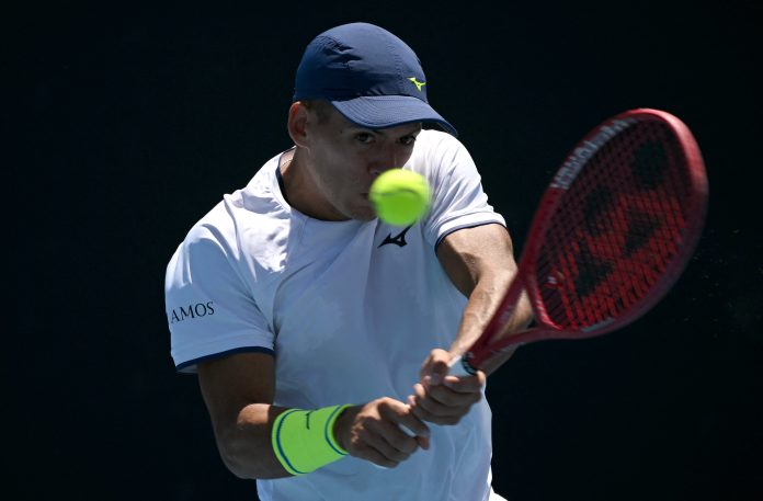 Sebastián Báez sufrió una dura eliminación en el debut y estiró su maleficio en el Miami Open