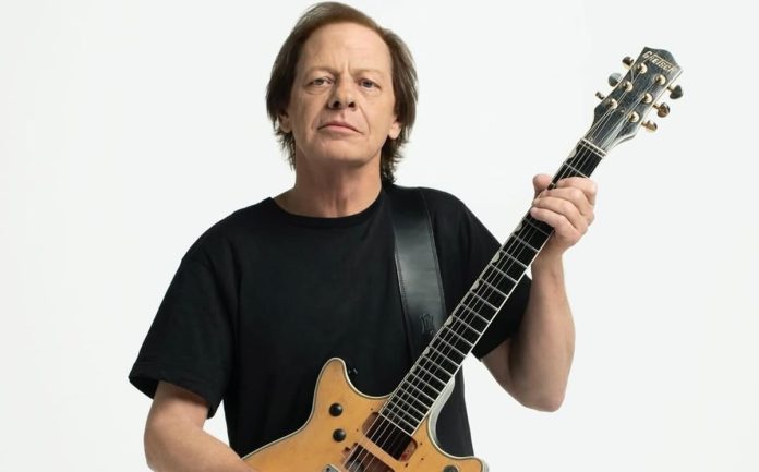 Stevie Young de AC/DC fue internado en Buenos Aires