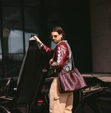 Un lujoso Lamborghini y una exclusiva campera de edición limitada: la glamorosa llegada de una estrella de Hungría al entrenamiento