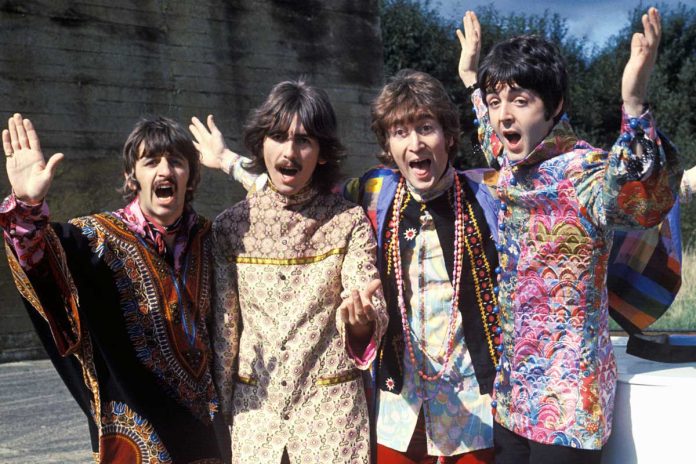 3 curiosidades sobre «I Am the Walrus», la canción más desconcertante de The Beatles