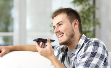 Audios “fantasma”: cómo escuchar una nota de voz sin que el remitente se entere, incluso con el tilde azul activado