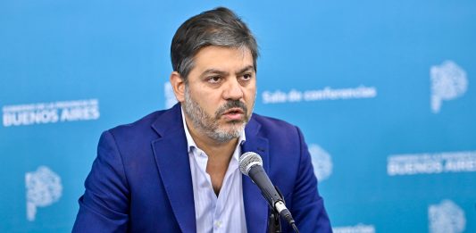 Carlos Bianco: “Que el Gobierno pague los subsidios al transporte o fije un precio del combustible que puedan afrontar las empresas”