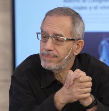 Carlos Maslatón apuntó contra Manuel Adorni: “Quedó como alguien que se apropia de fondos públicos”