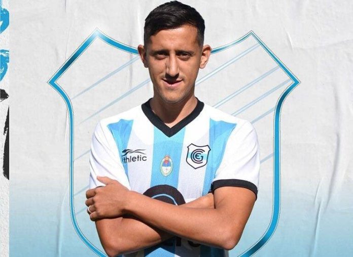 Detuvieron a un futbolista arriba de un avión luego de que amenazara con tener una bomba