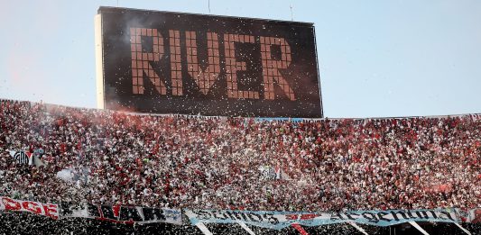 El termómetro del Monumental: del recibimiento histórico a los silbidos y el enojo con el árbitro tras la caída de River contra Boca