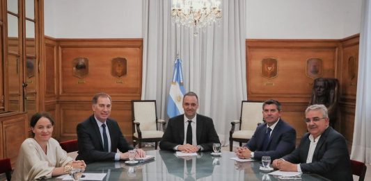 Gobernadores mineros salen a blindar los votos y el oficialismo buscará dictaminar la Ley de Glaciares