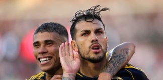 La lupa sobre el penal con el que Paredes abrió el marcador en el Superclásico: por qué no fue expulsado Rivero y el filoso festejo