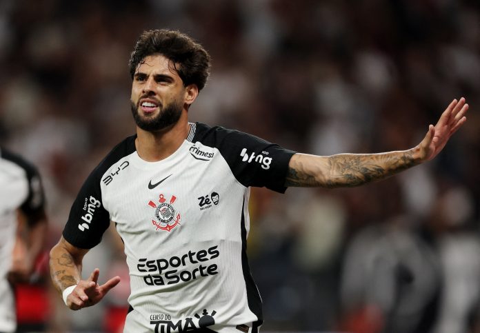 La selección de Italia comienza su reconstrucción: busca convocar a una estrella del fútbol brasileño