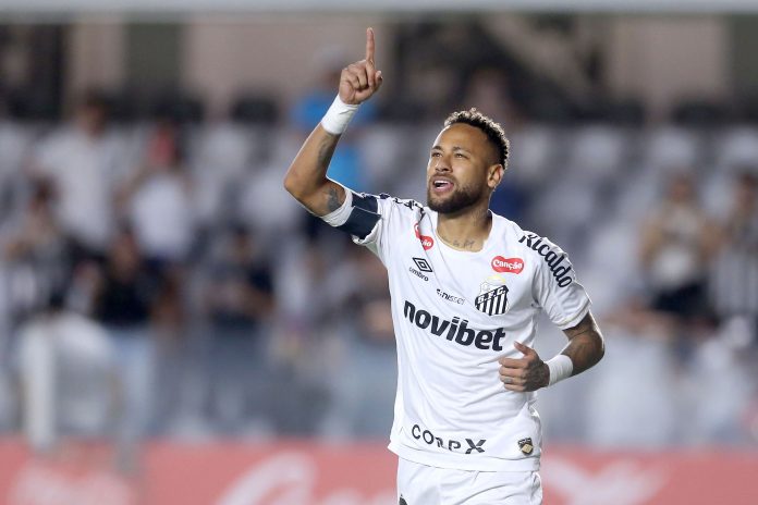 La tensa discusión entre Neymar y un fanático del Santos tras el empate en la Copa Sudamericana: “Deberías entrenar más”