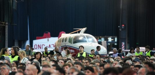Subastaron en Santa Fe autos, motos y un avión decomisados a delincuentes