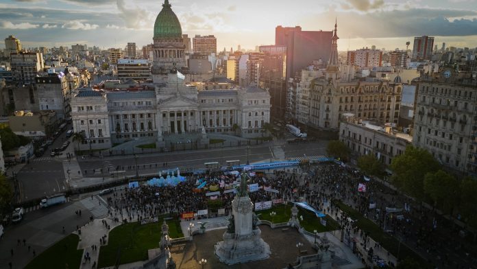 Tras el triunfo con Glaciares, el Gobierno buscará discutir una ley clave para el vínculo con Estados Unidos
