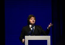 Tras la presentación de Manuel Adorni en el Congreso, Javier Milei habla en un evento sobre economía