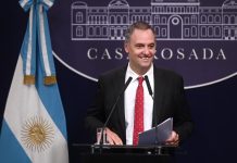 Adorni busca reactivar la gestión y convocó a una reunión de Gabinete mientras avanza la causa en su contra