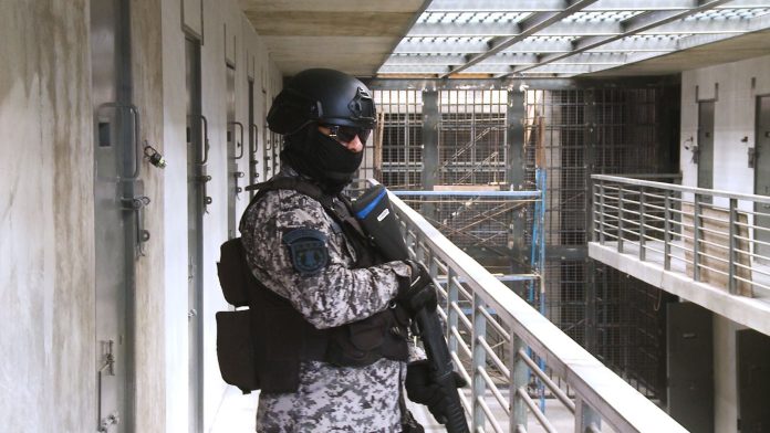 Avanzan las reformas en Santa Fe, que endureció su sistema penitenciario en medio de la guerra contra las organizaciones criminales