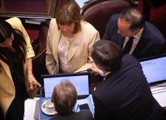Bullrich se reúne con los dialoguistas en el Senado para definir el articulado final de la reforma laboral