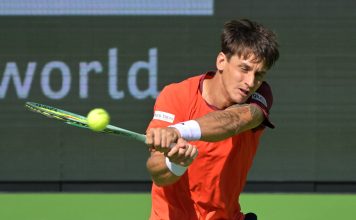Camilo Ugo Carabelli bajó a un ex Top 10 con una gran actuación y avanzó a cuartos de final en Hamburgo