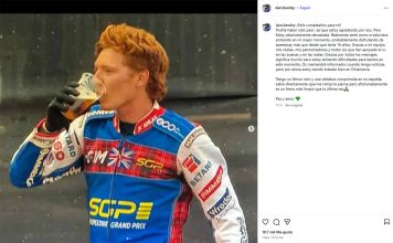 Chocó contra un muro de contención, salió despedido y sufrió graves heridas: el impactante accidente de un motociclista en el Mundial de speedway