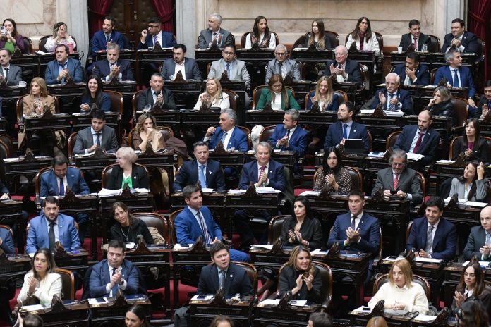 Cómo votó cada uno de los diputados la Ley Hojarasca, la iniciativa que apunta a derogar cerca de 70 normas