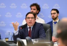 Conflicto en los hospitales de la UBA: el Gobierno afirmó que “está al día con todas las transferencias”