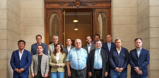 Duro diagnóstico de intendentes del PJ Bonaerense y la Iglesia: advirtieron por una aceleración de la crisis