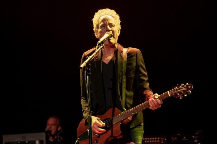 El guitarrista al que Lindsey Buckingham evitó imitar: «No tengo ese nivel de virtuosismo»