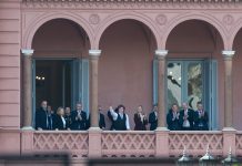El “respiro frágil” de Milei: el oficialismo finge demencia, abraza la interna y se ilusiona con la economía