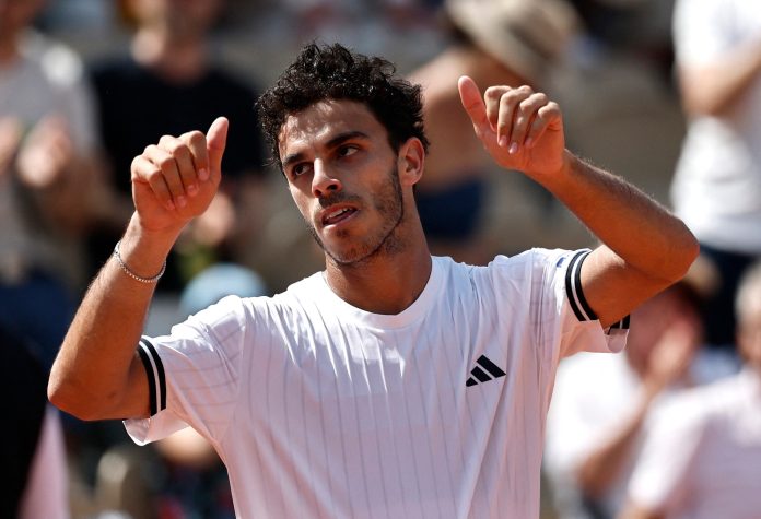 Francisco Cerúndolo reaccionó, venció a Hugo Gaston y sigue firme en Roland Garros