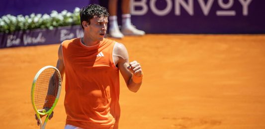 Juan Manuel Cerúndolo ganó dos veces en un mismo día en Bordeaux y se metió en semifinales