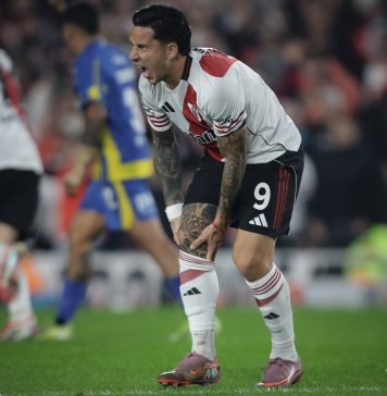 La dura entrada de Franco Ibarra que lesionó a Sebastián Driussi a los 7 minutos de River Plate-Rosario Central
