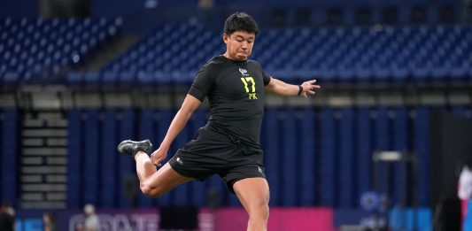 La historia de Kansei Matsuzawa: el pateador que aprendió con YouTube y se convirtió en el primer japonés de la NFL