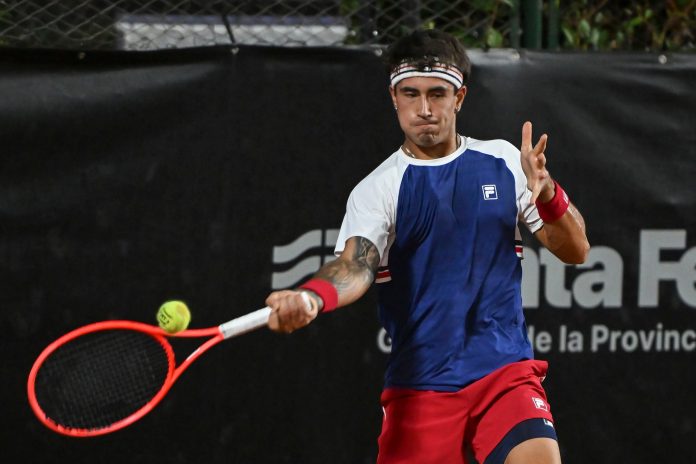 Otro golpe argentino en Roland Garros: Francisco Comesaña eliminó a Luciano Darderi y avanzó a tercera ronda