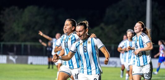 Se entrenaba con varones, hoy tiene una cancha con su nombre y anotó el gol que llevó a Argentina al Mundial Sub 17