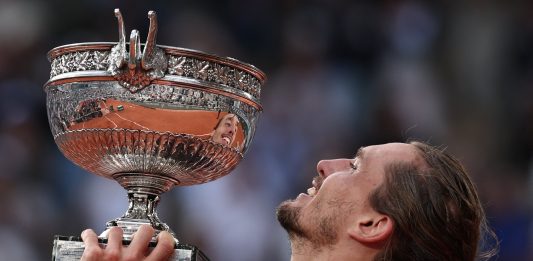 Alexander Zverev venció a Flavio Cobolli en una final épica en Roland Garros y logró el primer Grand Slam de su carrera